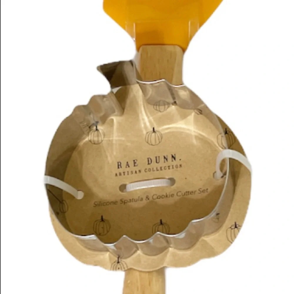 NEW Rae Dunn PUMPKIN SPICE Spatula & Cookie Cutter